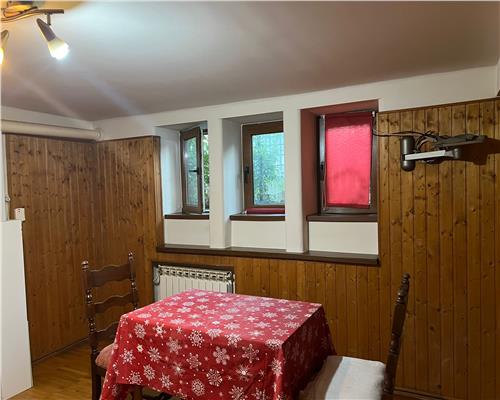 Apartament cu 3 camere 2 bai si garaj zona Premium