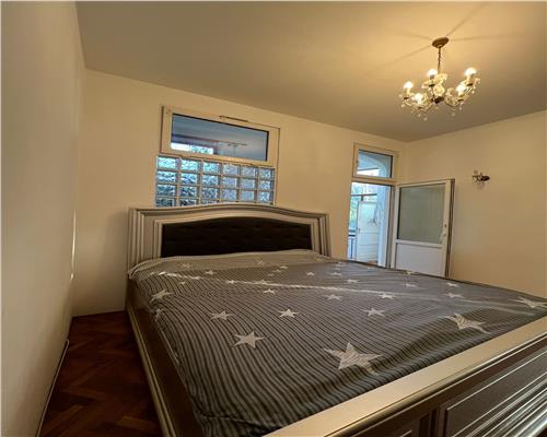 Apartament cu 3 camere 2 bai si garaj zona Premium