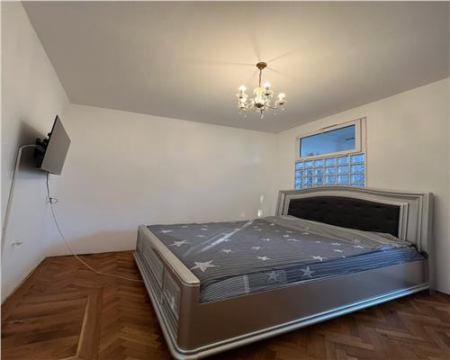 Apartament cu 3 camere 2 bai si garaj zona Premium