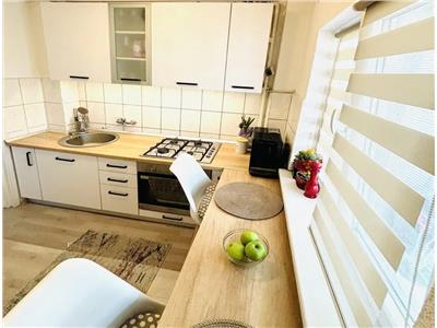 Apartament 2 decomandat balcon pivnita zona Calea Dumbravii