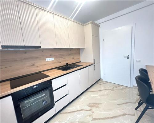 Apartament prima inchiriere cu balcon parcare zona Mega Image