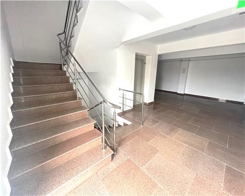 Apartament prima inchiriere cu balcon parcare zona Mega Image