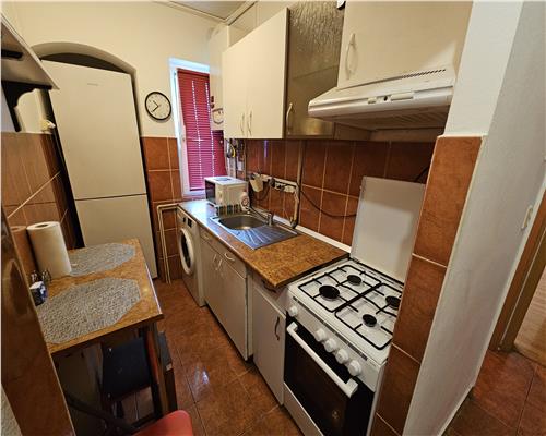 Apartament cu 2 camere in zona Cedonia