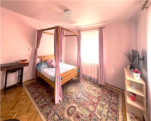 Apartament la casa cu 2 dormitoare in zona Lupeni