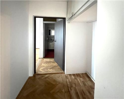 Apartament in exclusivitate 4 camere 2 bai balcon pivnita Strand 1