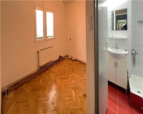 Apartament in exclusivitate 4 camere 2 bai balcon pivnita Strand 1