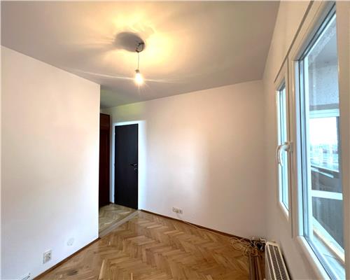 Apartament in exclusivitate 4 camere 2 bai balcon pivnita Strand 1