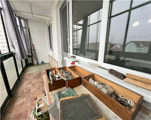 Apartament 3 camere decomandat balcon si pivnita in Ciresica