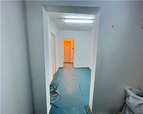 Apartament 3 camere decomandat balcon si pivnita in Ciresica