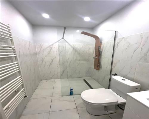 2 apartamente in regim hotelier 5 camere 3 bai Str 9 Mai