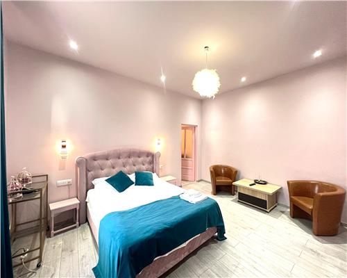 2 apartamente in regim hotelier 5 camere 3 bai Str 9 Mai