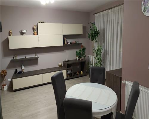 Apartament  3 camere 70 mpu  si loc parcari in zona Turnisor