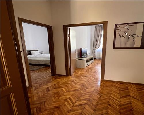 Apartament renovat 70 mpu 2 dormitoare langa Prefectura