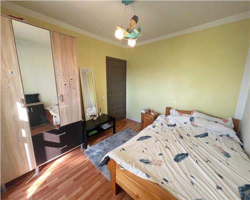 Apartament cu 3 camere 2 bai si 3 balcoane in Turnisor