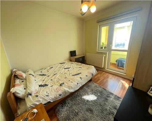 Apartament cu 3 camere 2 bai si 3 balcoane in Turnisor