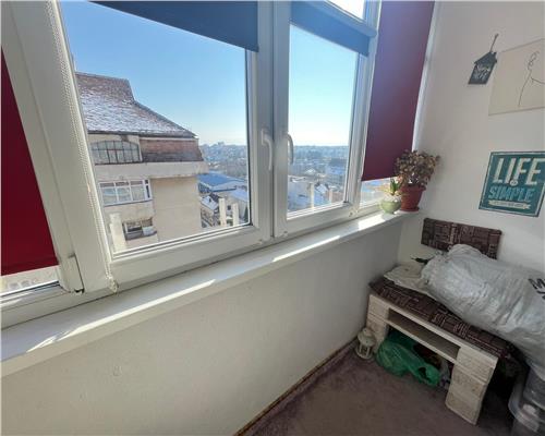 Apartament cu 3 camere 2 bai si 3 balcoane in Turnisor